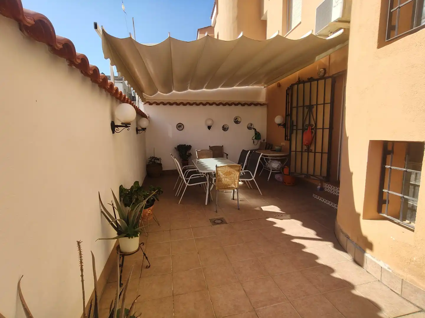 Terrassa de Casa o xalet en venda en Baza amb Aire condicionat, Calefacció i Moblat