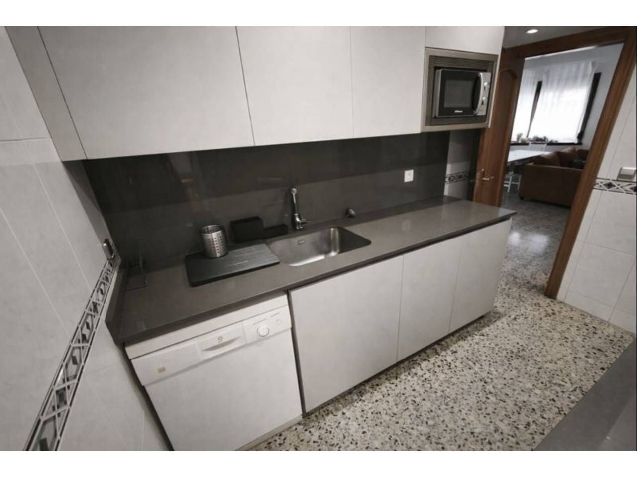 Cuina de Pis en venda en Santa Coloma de Gramenet amb Aire condicionat i Calefacció