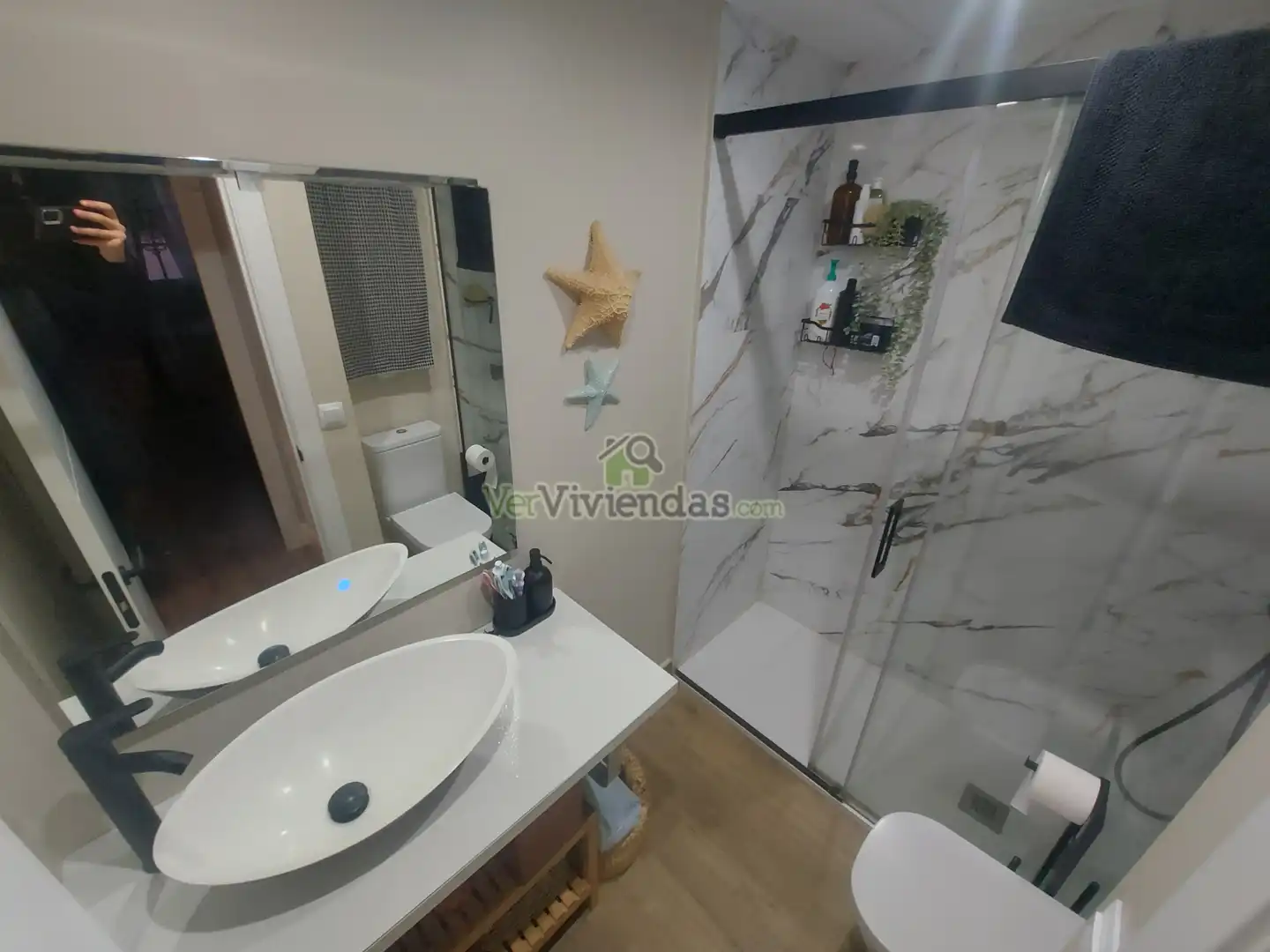 Baño de Casa adosada en venta en Vallirana con Aire acondicionado, Calefacción y Jardín privado
