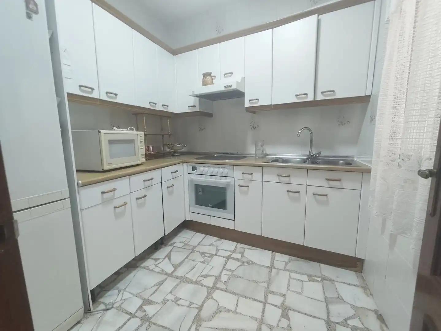 Cocina de Casa adosada en venta en Casarrubios del Monte con Calefacción, Jardín privado y Terraza