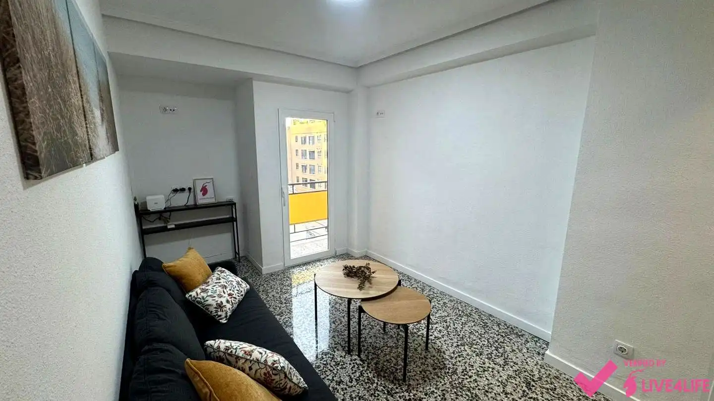 Sala de estar de Piso para compartir en Valencia con Calefacción y Amueblado