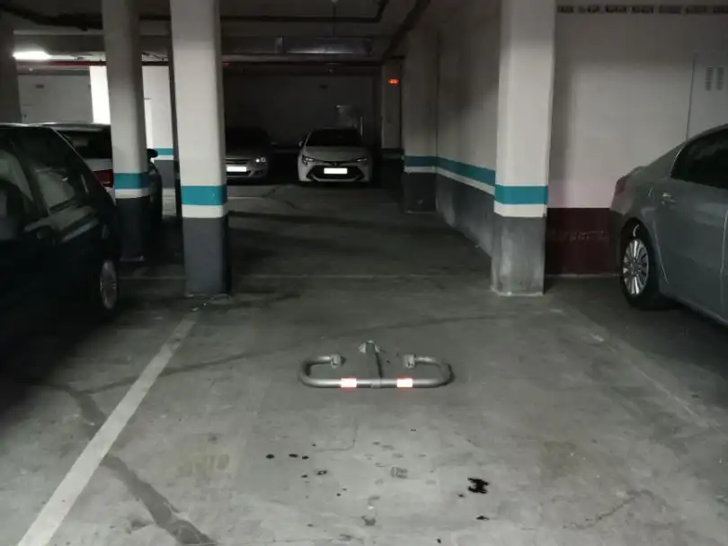 Individuel à louer à Avenida Sabino Arana Etorbidea 25