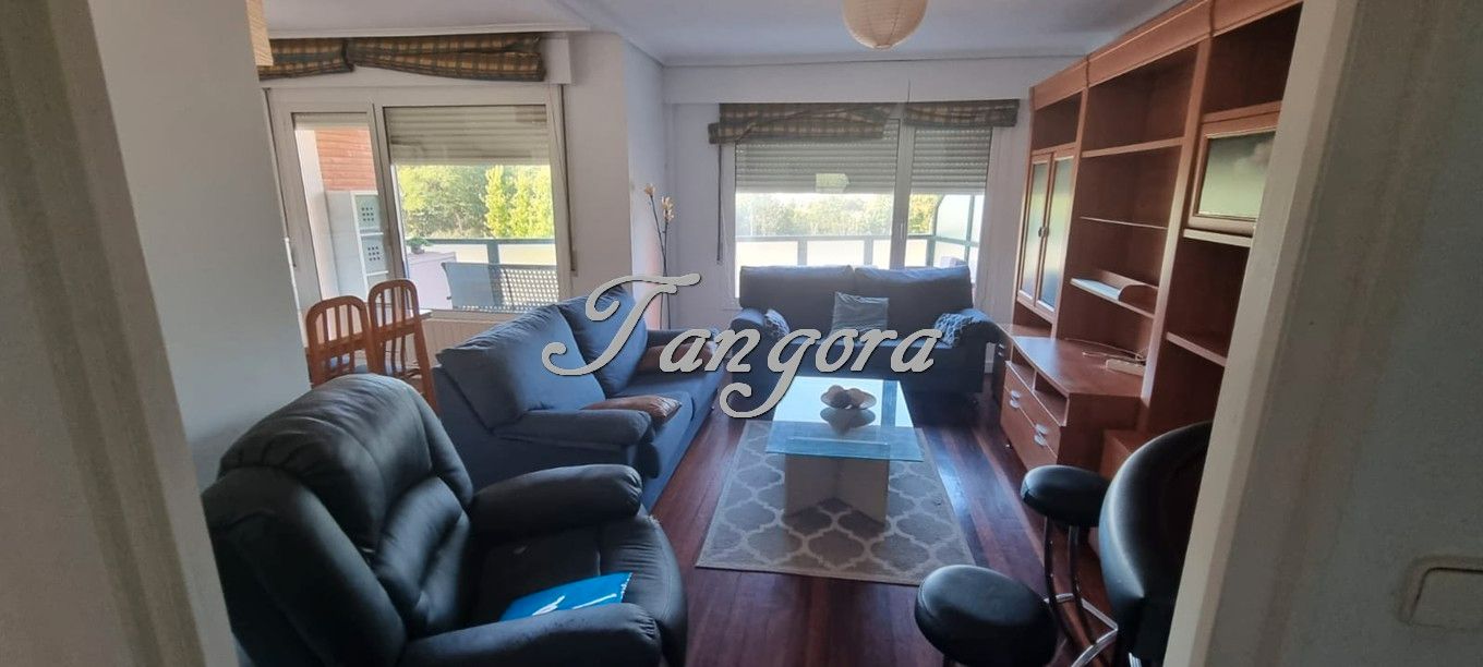 Sala d'estar de Pis en venda en Getxo  amb Calefacció, Parquet i Terrassa