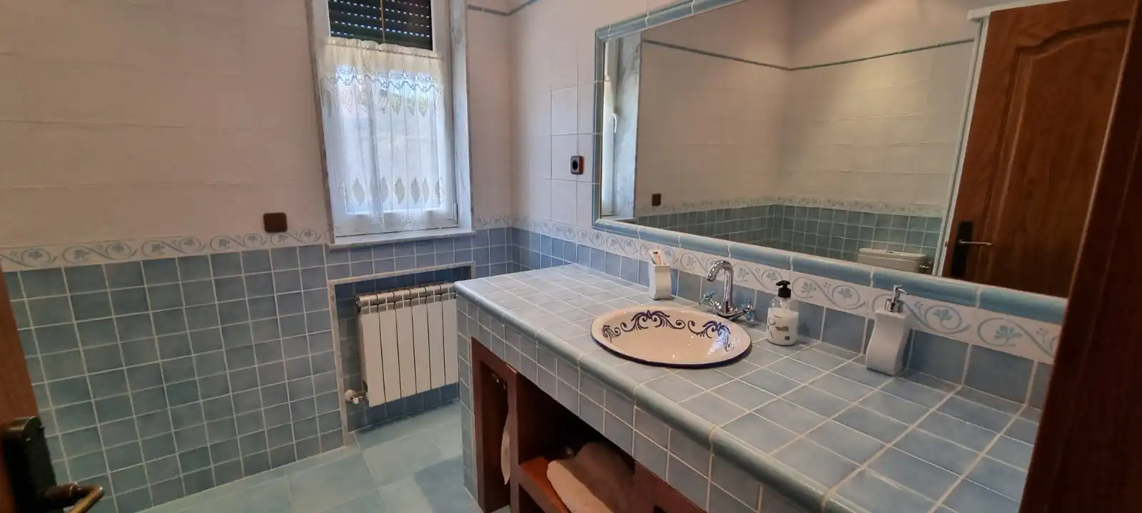 Bany de Casa o xalet en venda en Moralzarzal amb Aire condicionat, Calefacció i Jardí privat