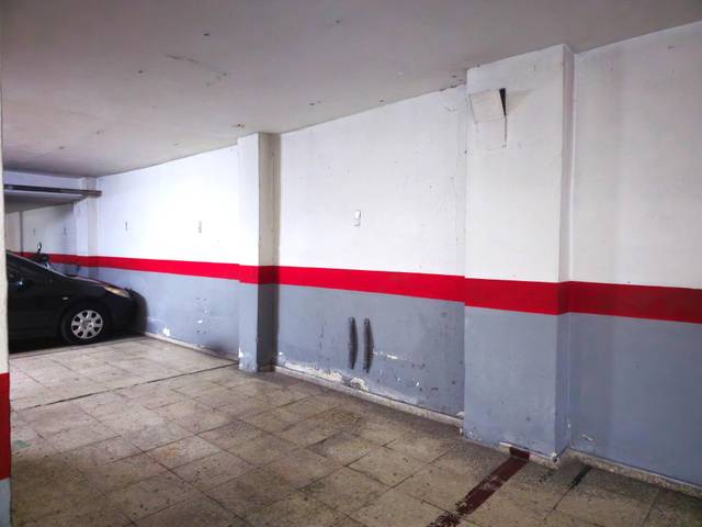 Garaje en Venta en  PINTOR BERROBIANCO MELEND en La Unión - Cruz de Humilladero - Los Tilos