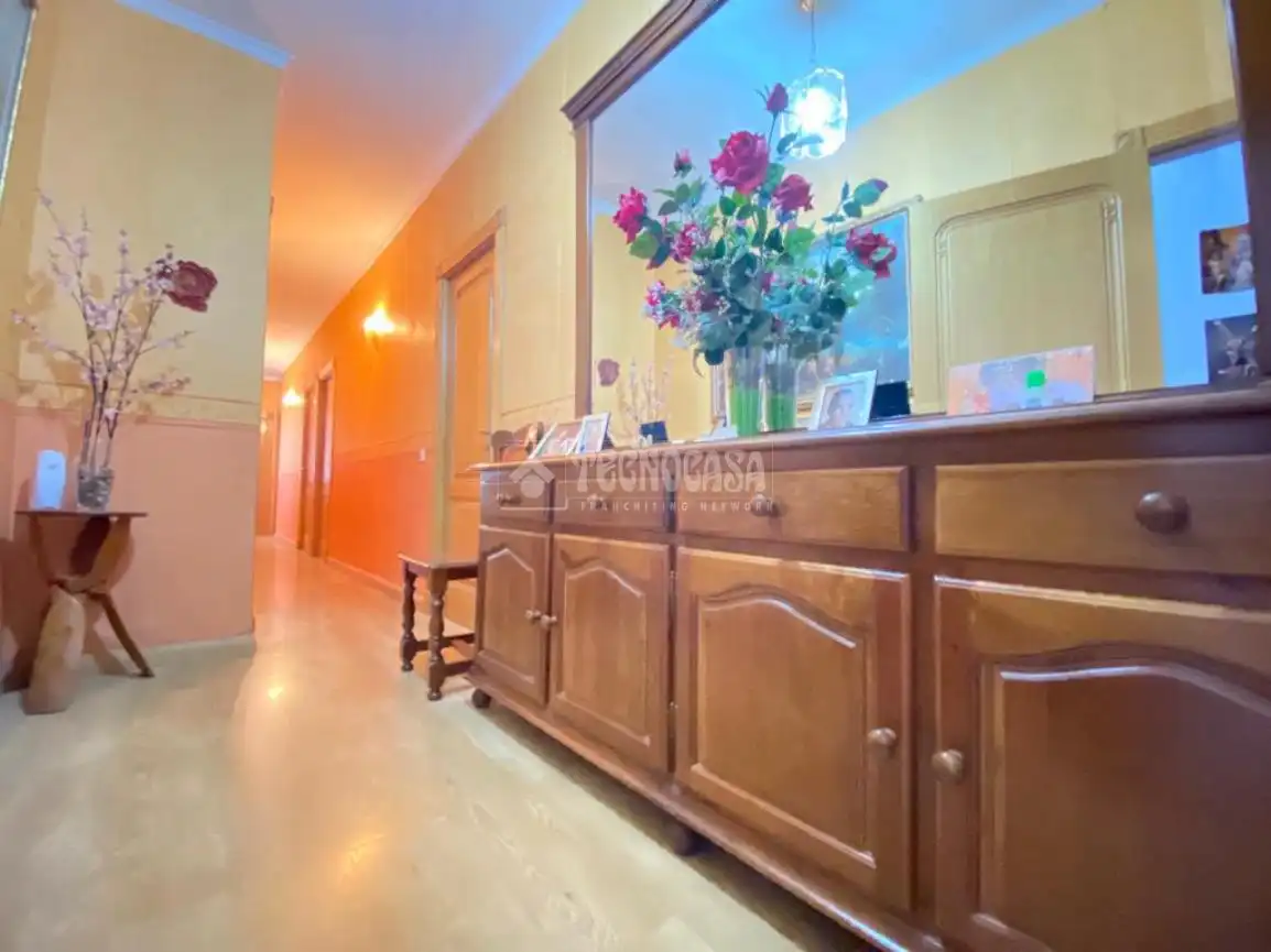Wohnung zum Verkauf in Puente Genil mit Terrasse und Balkon