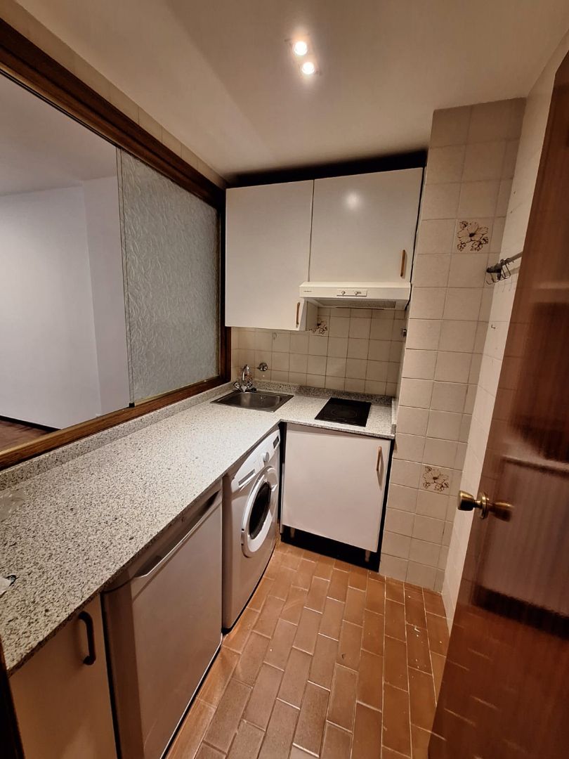 Cuina de Pis de lloguer en  Madrid Capital amb Aire condicionat, Calefacció i Rentadora