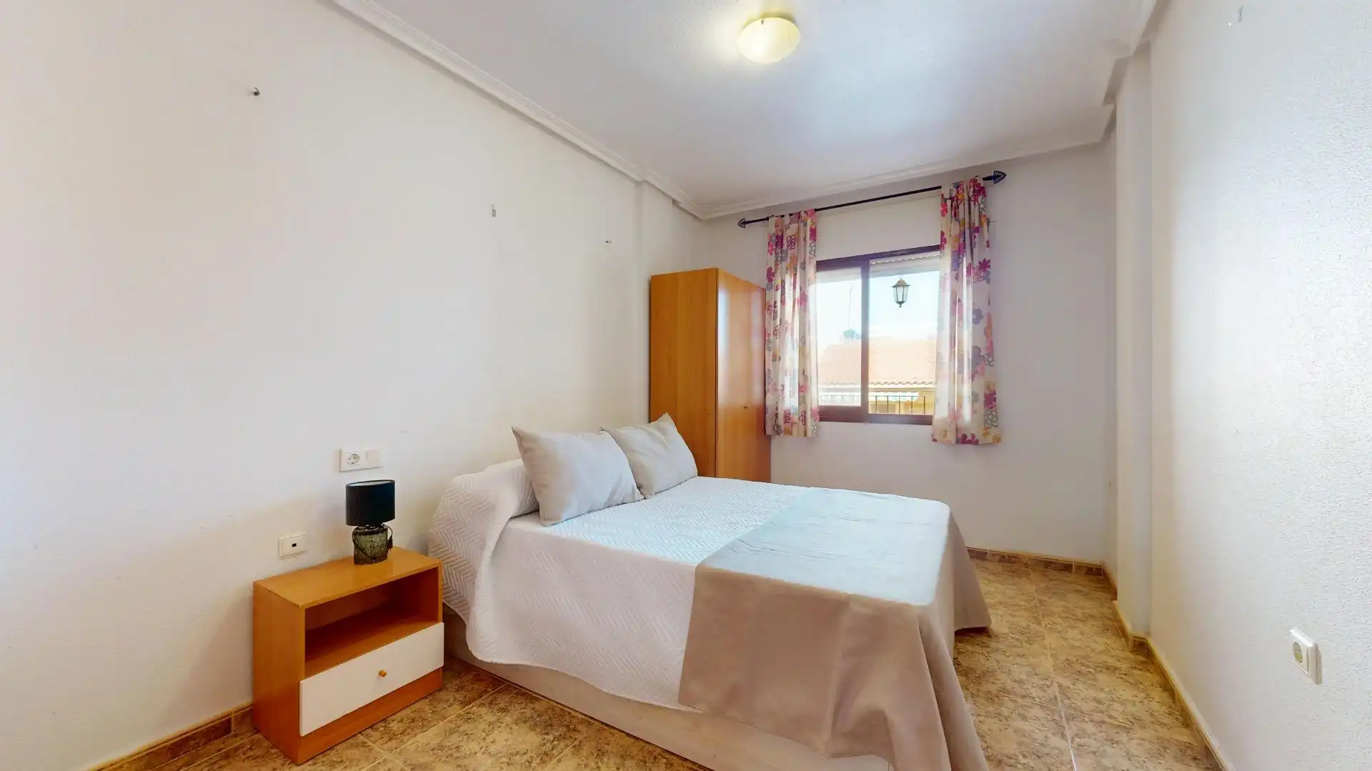 Dormitori de Pis en venda en Pilar de la Horadada amb Aire condicionat, Terrassa i Moblat