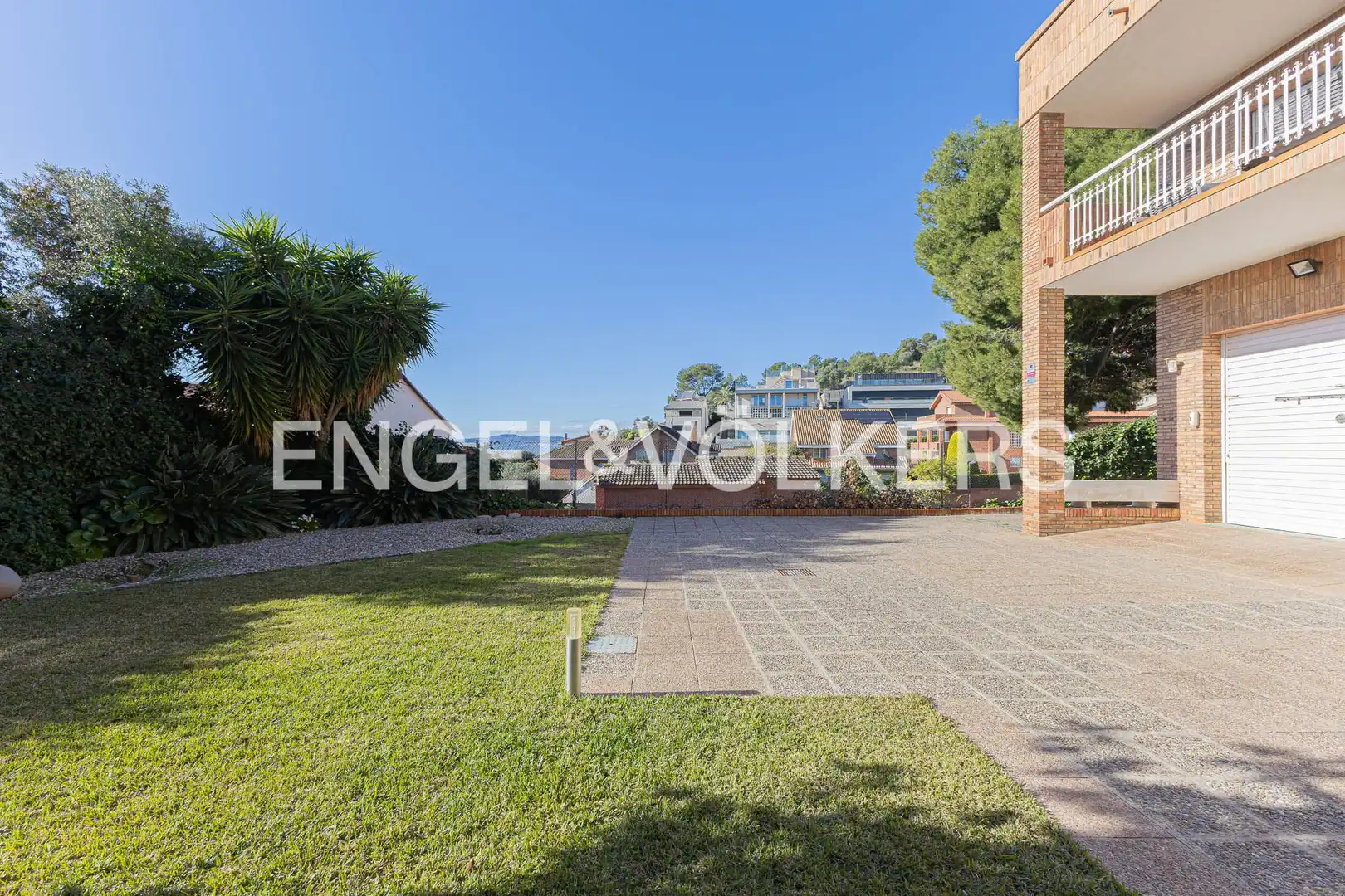 Vista exterior de Casa o chalet en venta en Sant Just Desvern con Aire acondicionado, Calefacción y Jardín privado