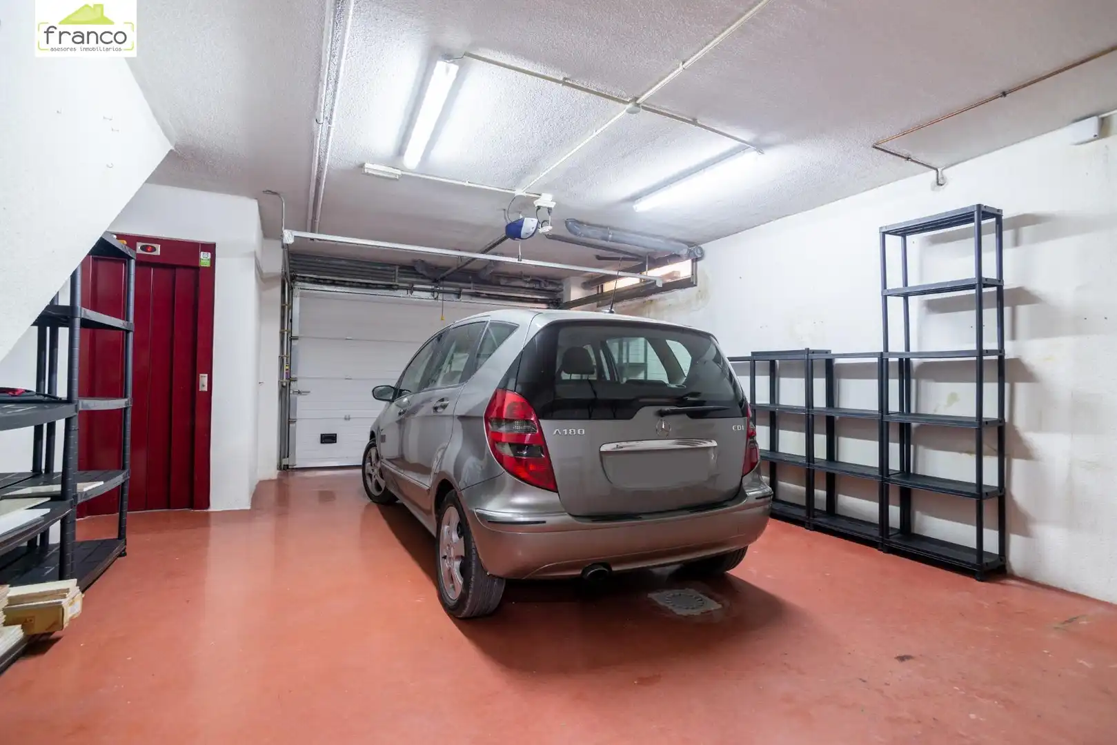 Parking de Casa adosada en venta en Murcia con Aire acondicionado, Jardín privado y Terraza