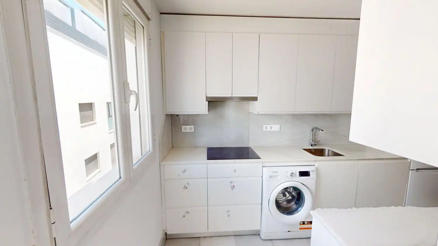 Kitchen of Flat for rent in Sevilla  with Air Conditioner, Heating and Storage room