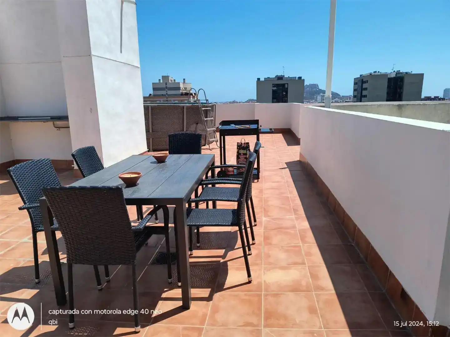 Terrasse von Dachboden zur Miete in Alicante / Alacant mit Klimaanlage, Schwimmbad und Balkon