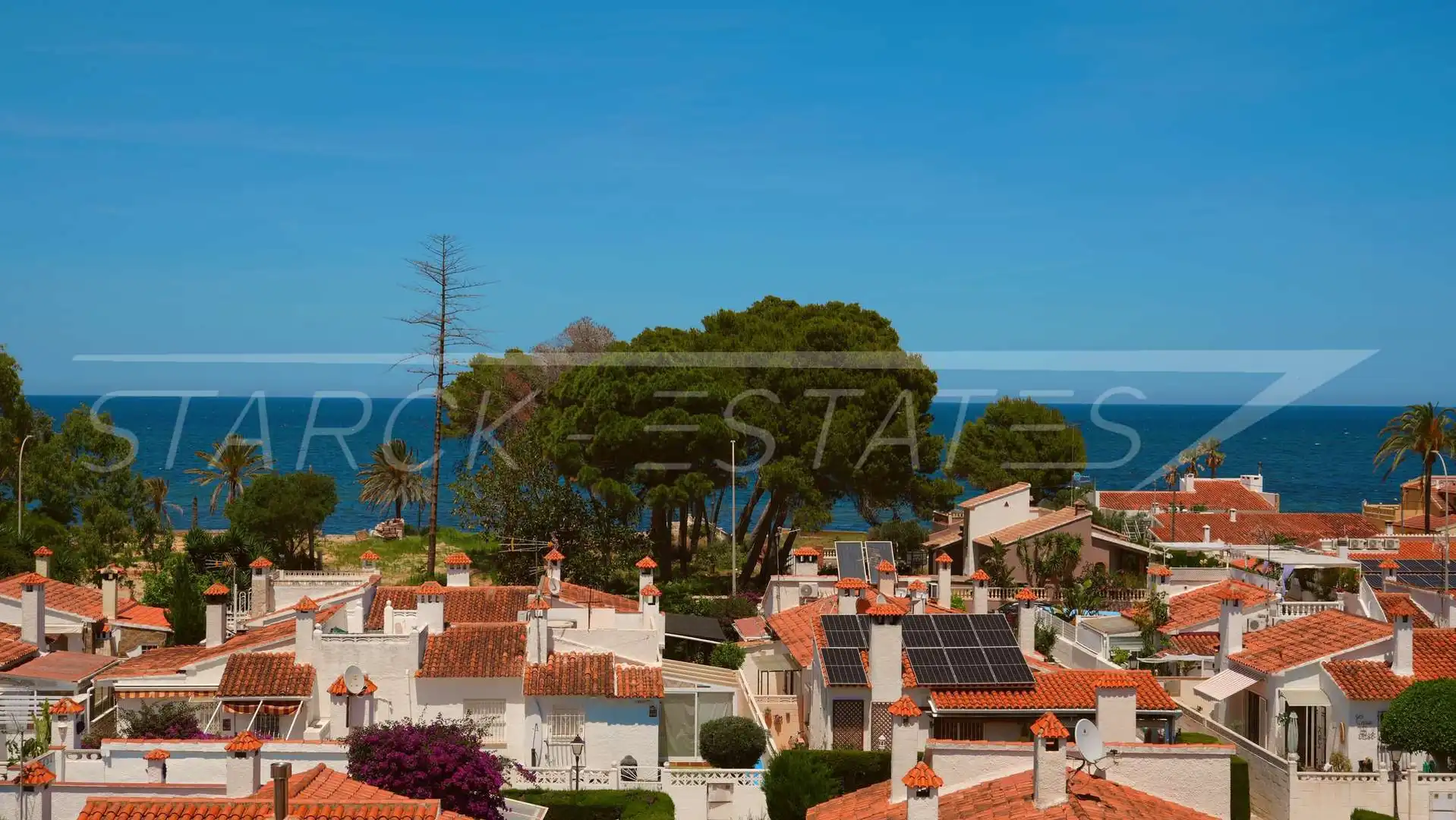 Vista exterior de Ático en venta en Dénia con Aire acondicionado, Jardín privado y Piscina