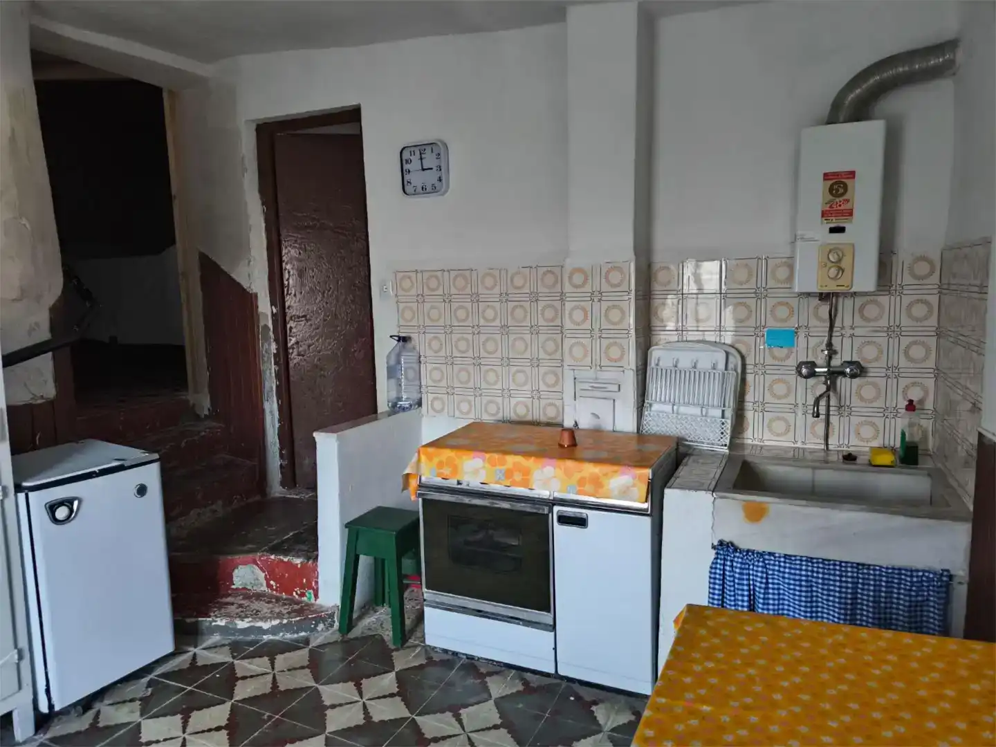 Cuina de Pis en venda en Baños de Rioja amb Jardí privat i Traster