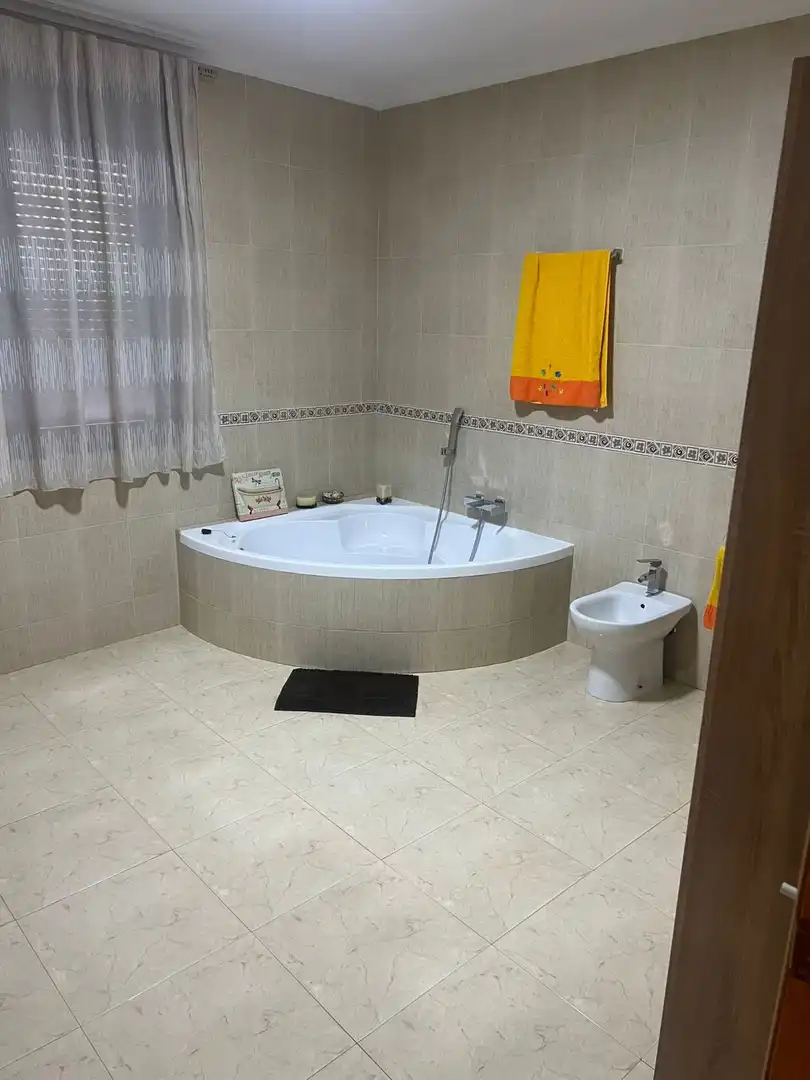 Bany de Casa o xalet en venda en Martos amb Aire condicionat, Calefacció i Terrassa