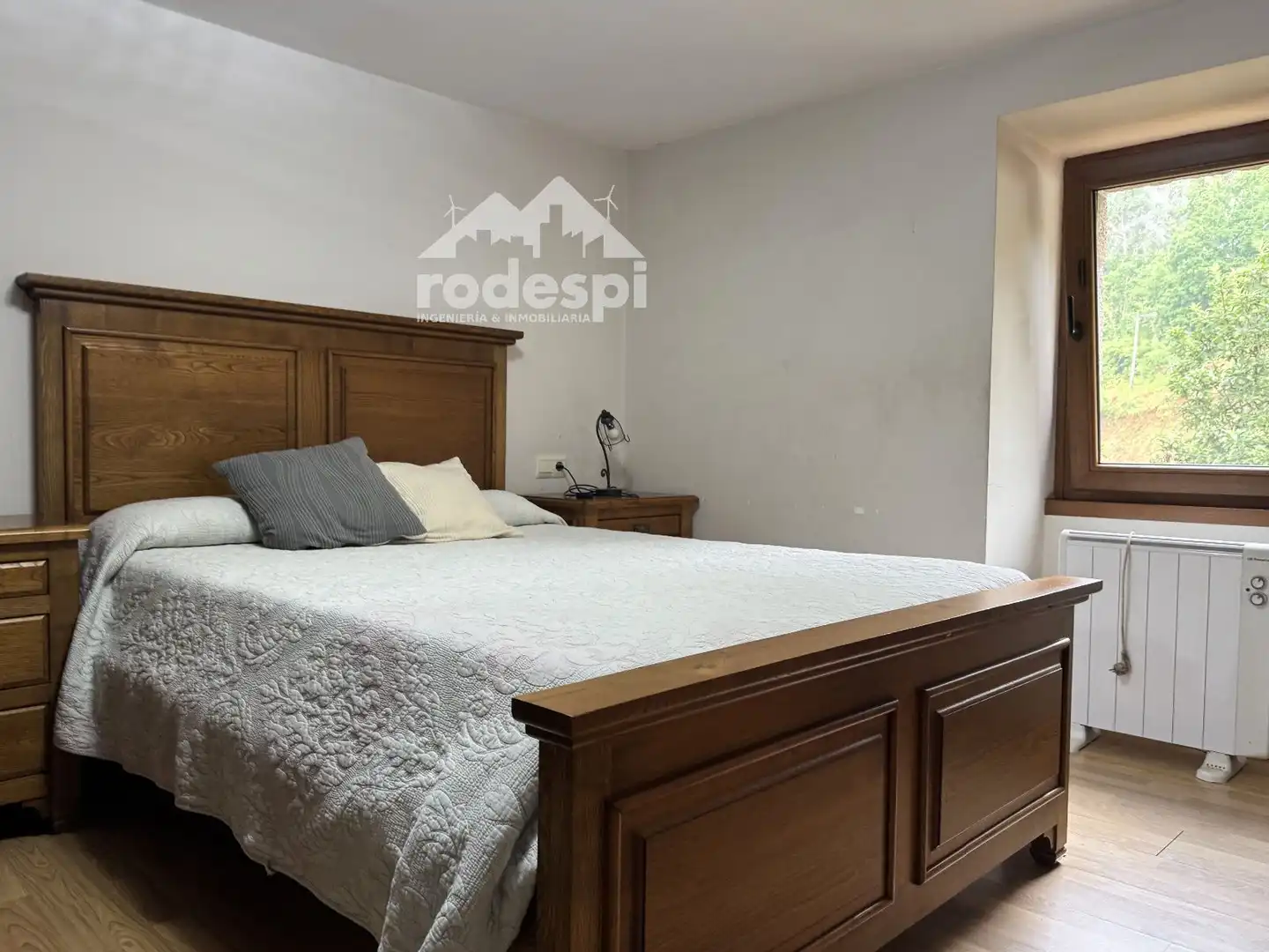 Schlafzimmer von Einfamilien-Reihenhaus zum Verkauf in Arbo mit Heizung, Abstellraum und Möbliert
