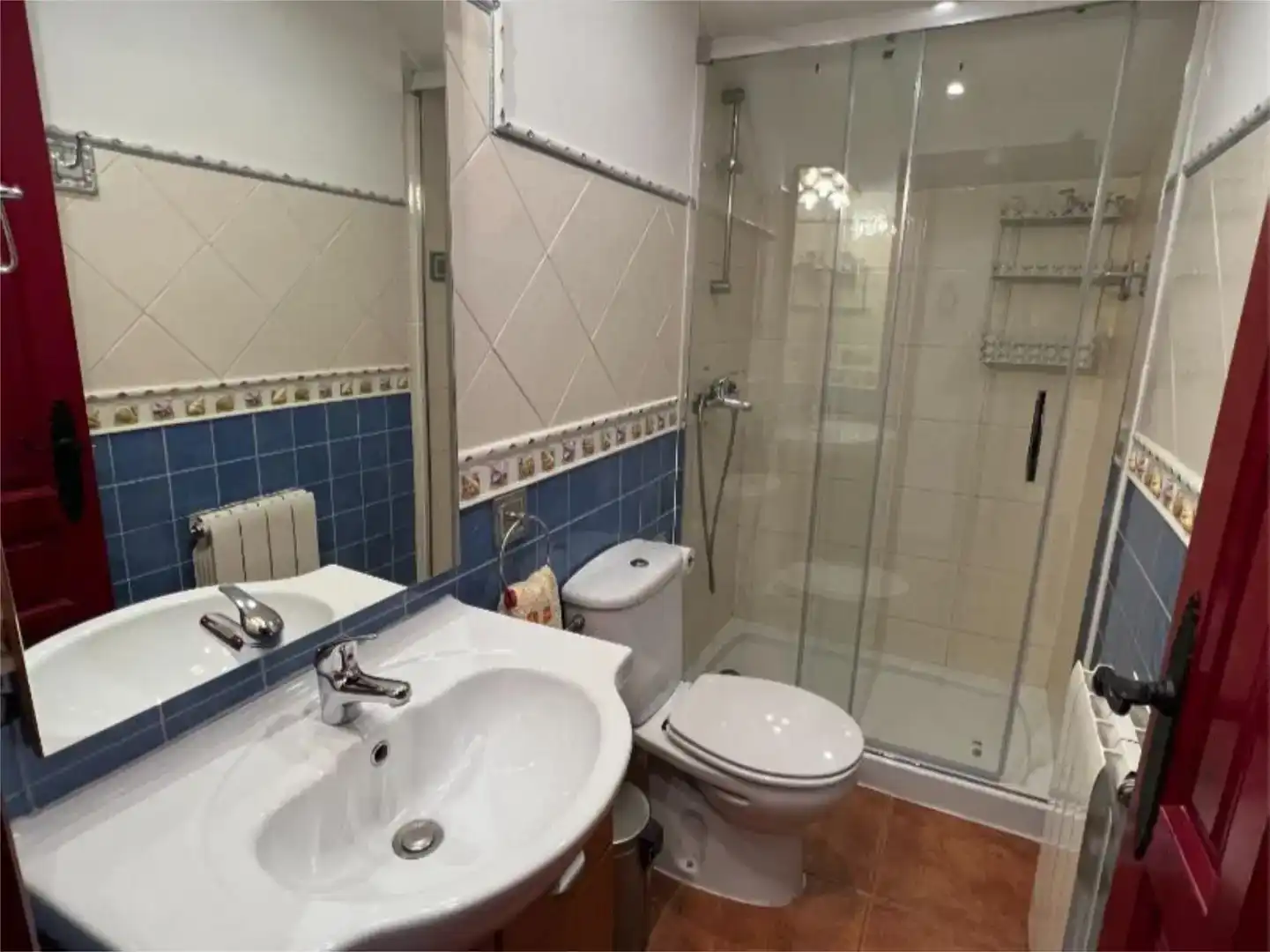Baño de Piso en venta en Bedmar y Garcíez con Jardín privado, Trastero y Amueblado