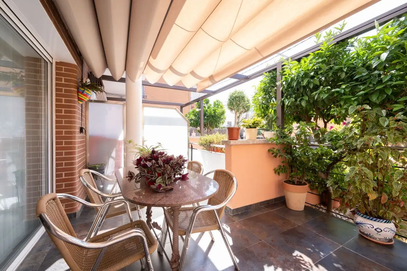 Terrassa de Casa adosada en venda en Montcada i Reixac amb Calefacció, Jardí privat i Terrassa