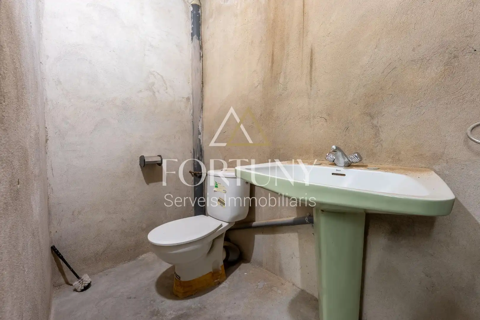 Badezimmer von Gebäude zum Verkauf in Constantí