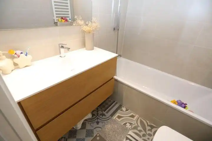 Bathroom of Flat for sale in Bilbao   with Heating
