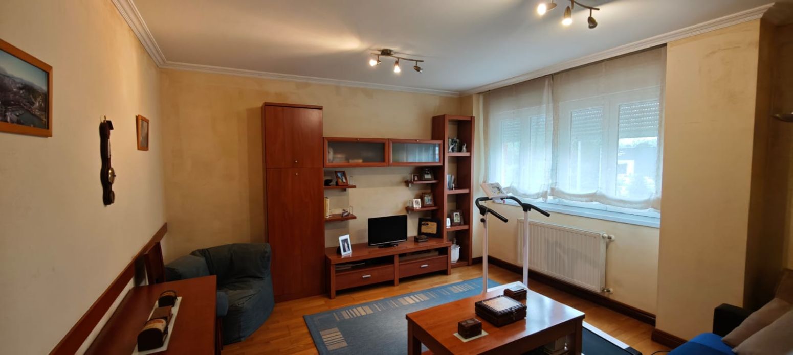 Living room of Flat for sale in Villaviciosa  with Heating, Parquet flooring and Storage room