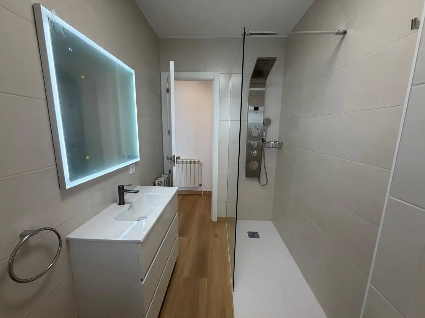 Baño de Piso de alquiler en Lugo con Calefacción, Parquet y Trastero