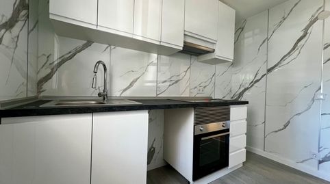 Foto 4 de Piso en venta en Calle de la Alcarria, Zarzaquemada, Leganés