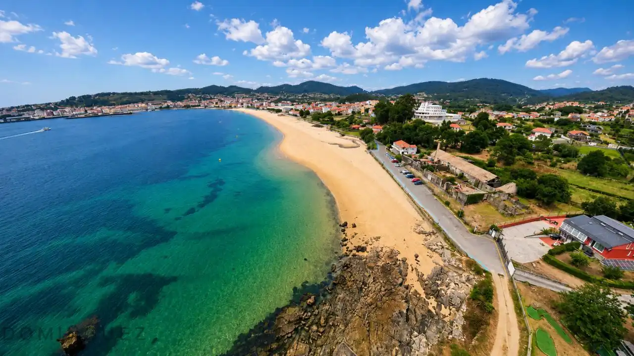 Vista exterior de Casa o xalet en venda en Cangas  amb Calefacció, Jardí privat i Terrassa