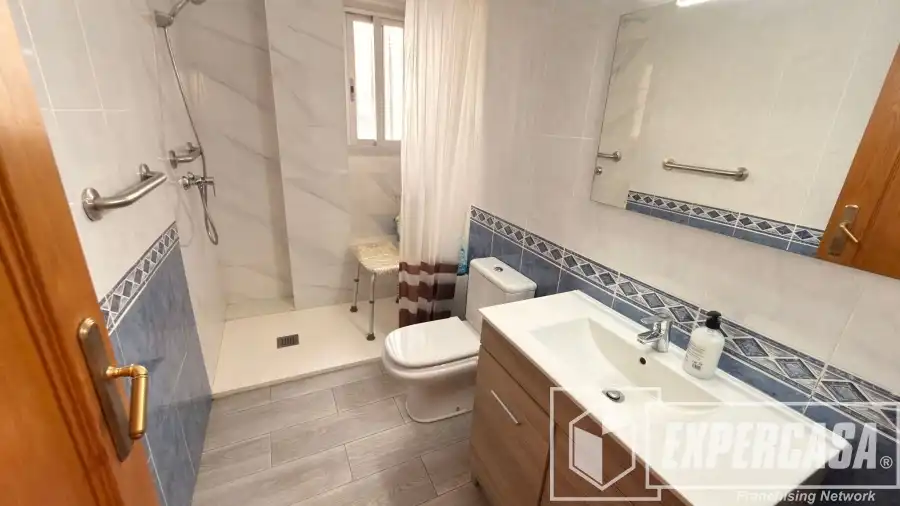 Baño de Piso en venta en Valencia con Terraza y Trastero