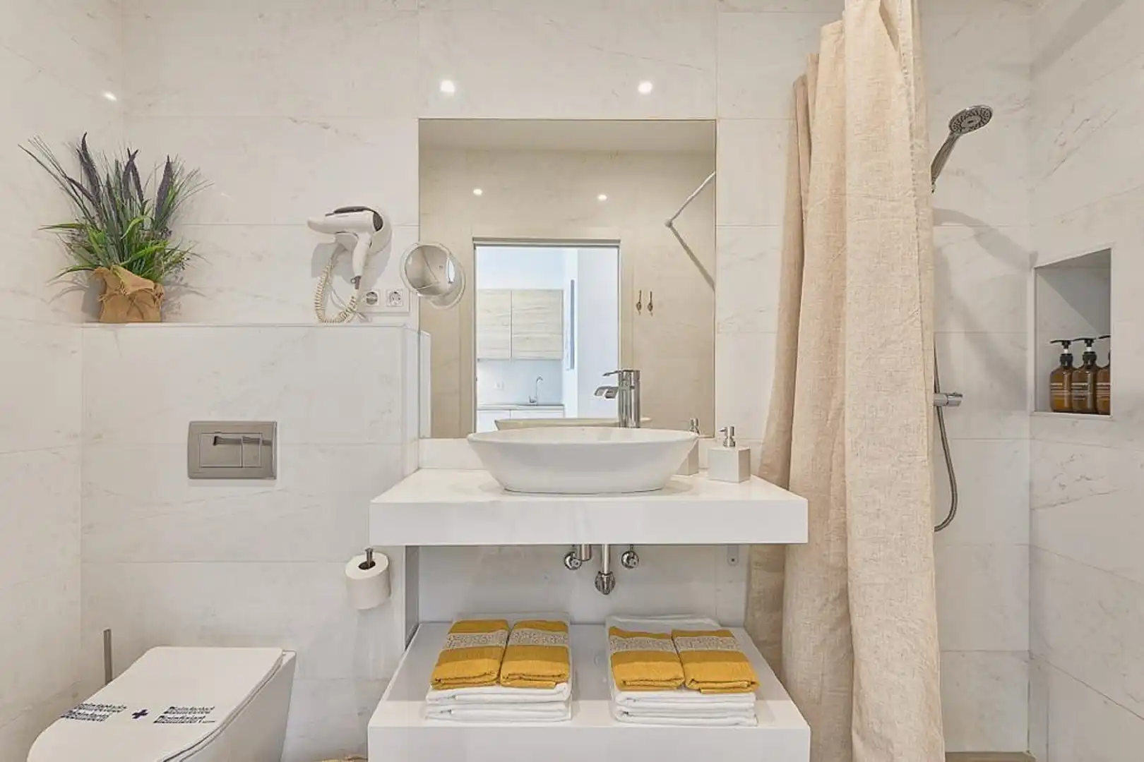 Bathroom of Buildings for sale in Málaga