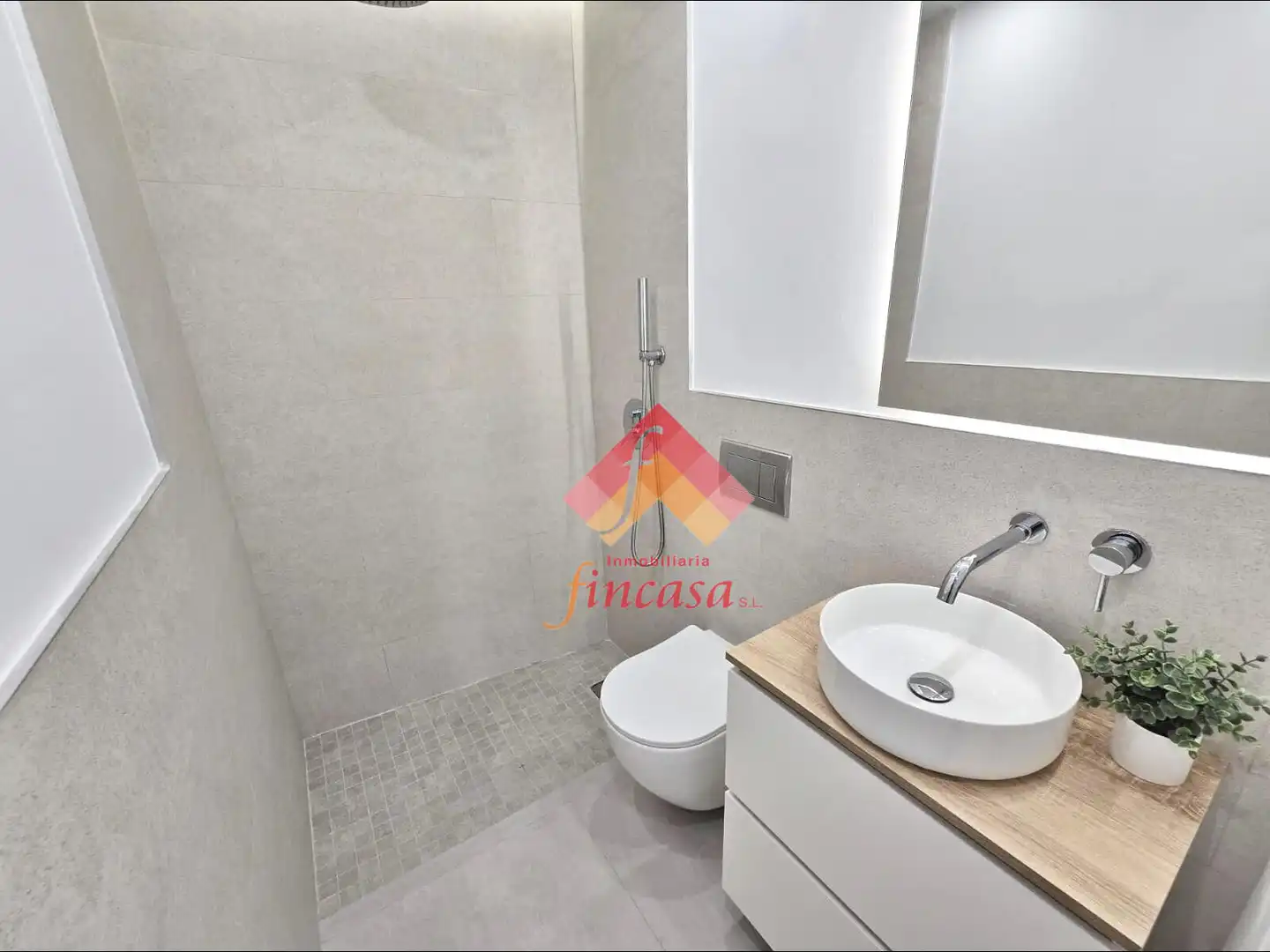 Badezimmer von Wohnung zum Verkauf in Ronda mit Klimaanlage und Möbliert