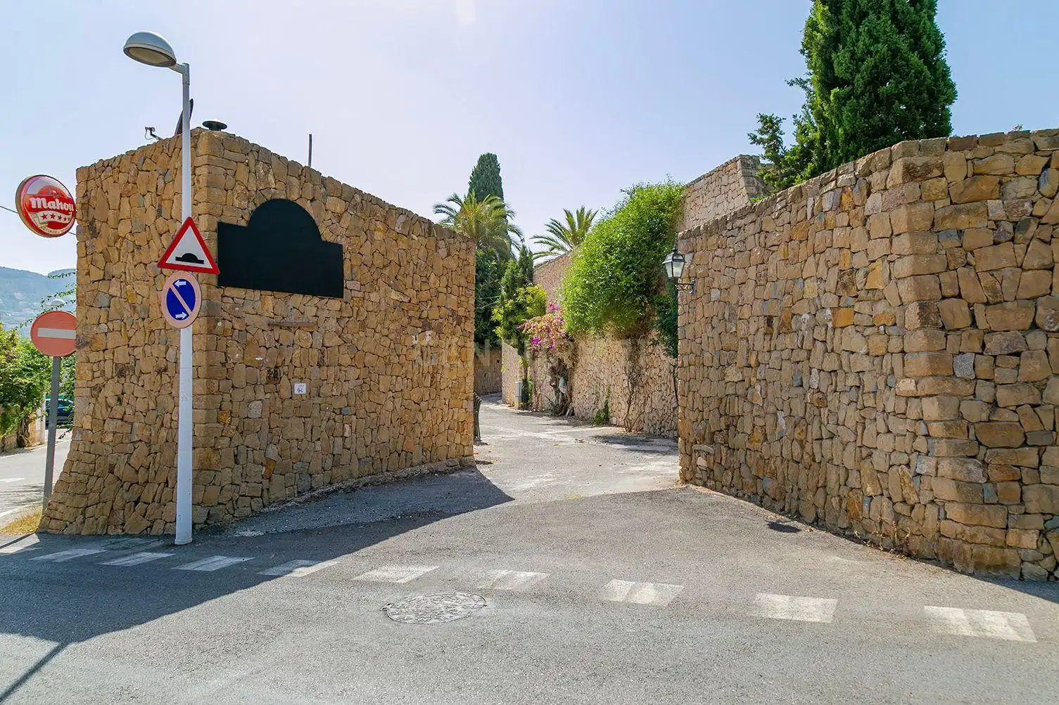 Außenansicht von Geschaftsraum zur Miete in Calpe / Calp mit Klimaanlage, Möbliert und Internet