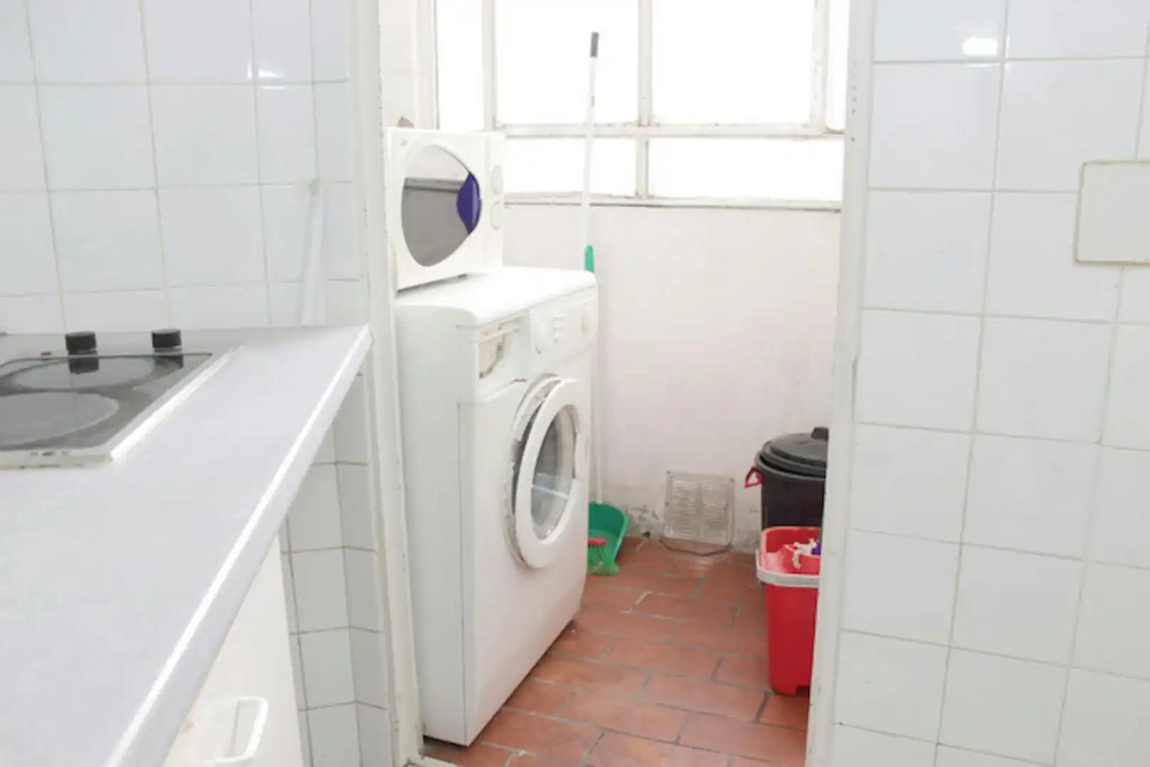 Baño de Piso para compartir en Sevilla con Amueblado y Lavadora