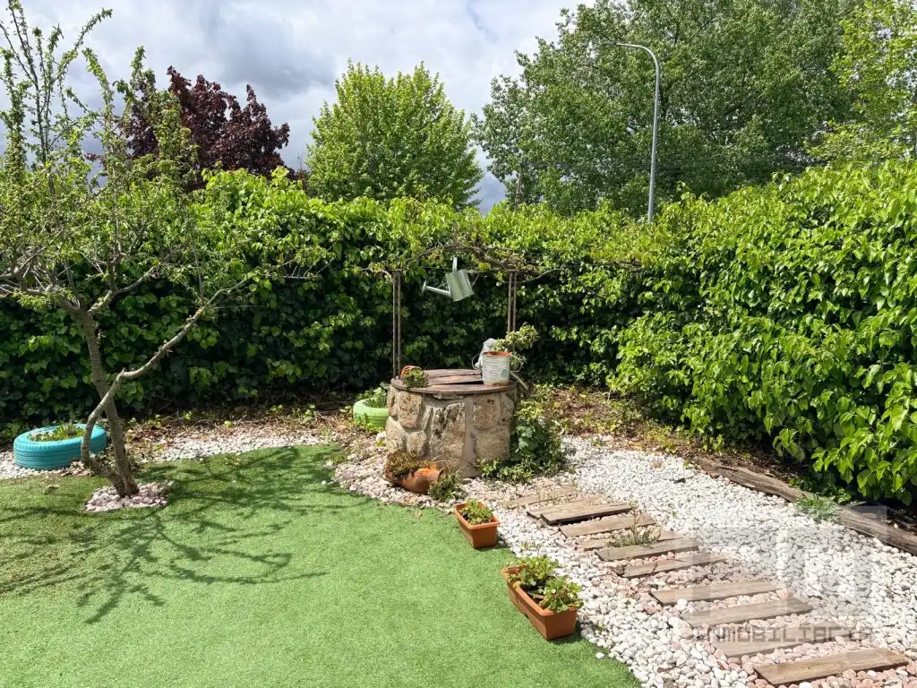 Garten von Haus oder Chalet zum Verkauf in Las Navas del Marqués  mit Ofen, Waschmaschine und Mikrowelle