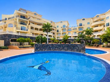 Apartamento con balcón en venta en Calle Falúa 4