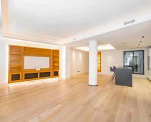 Living room of Flat to rent in  Madrid Capital  with Air Conditioner, Heating and Terrace