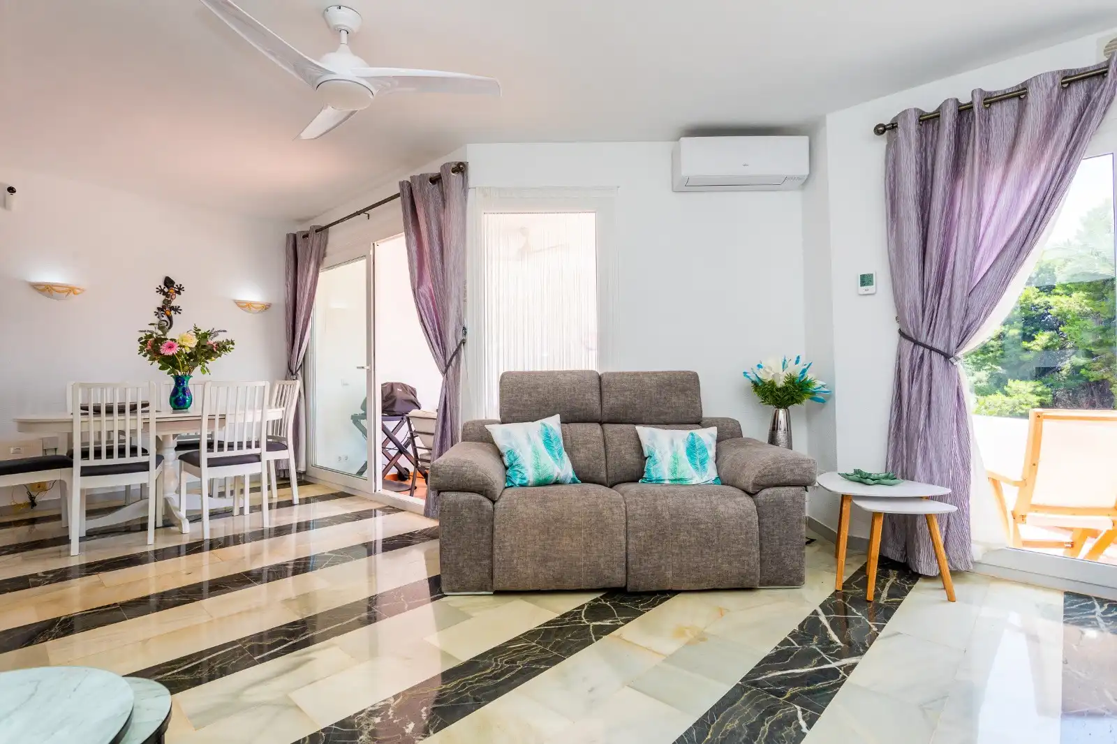 Sala de estar de Ático de alquiler en Mijas con Aire acondicionado, Terraza y Piscina