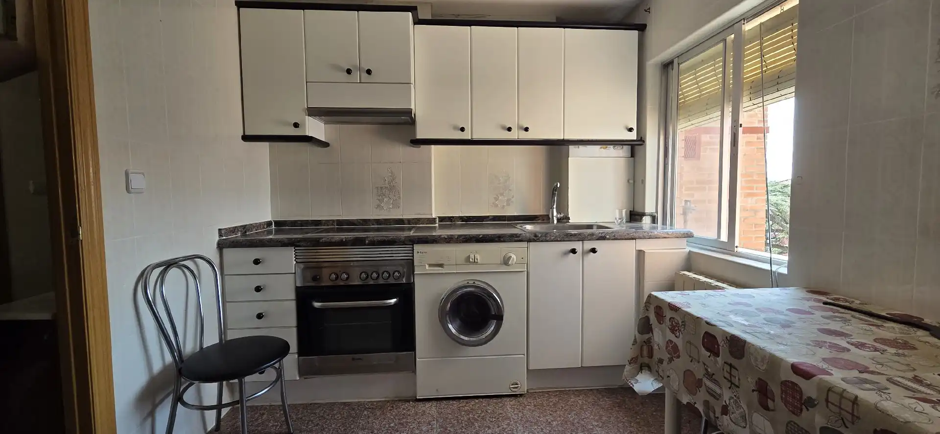 Cocina de Piso en venta en Palencia con Calefacción, Terraza y Amueblado