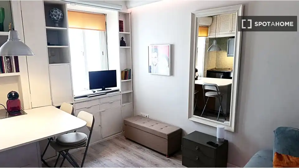 Sala de estar de Piso de alquiler en Madrid con Aire acondicionado, Calefacción y Amueblado