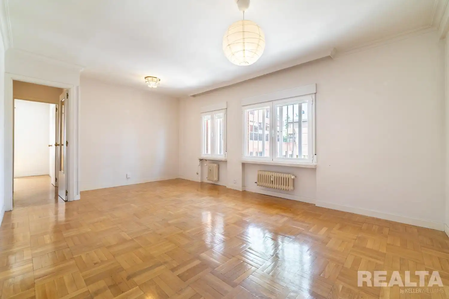 Living room of Apartments for sale in  Madrid Capital  with Heating and Parquet flooring