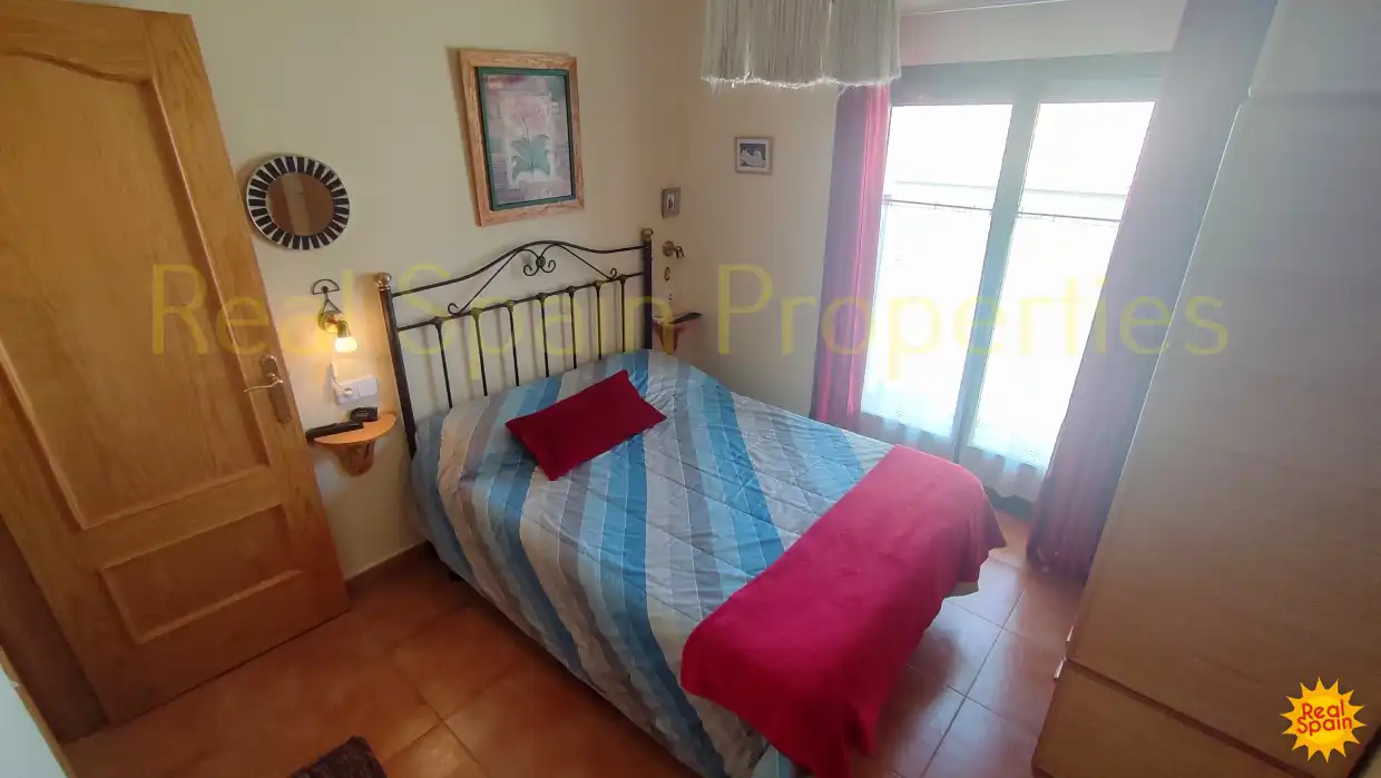 Habitación de Casa adosada en venta en María con Terraza, Balcón y Internet
