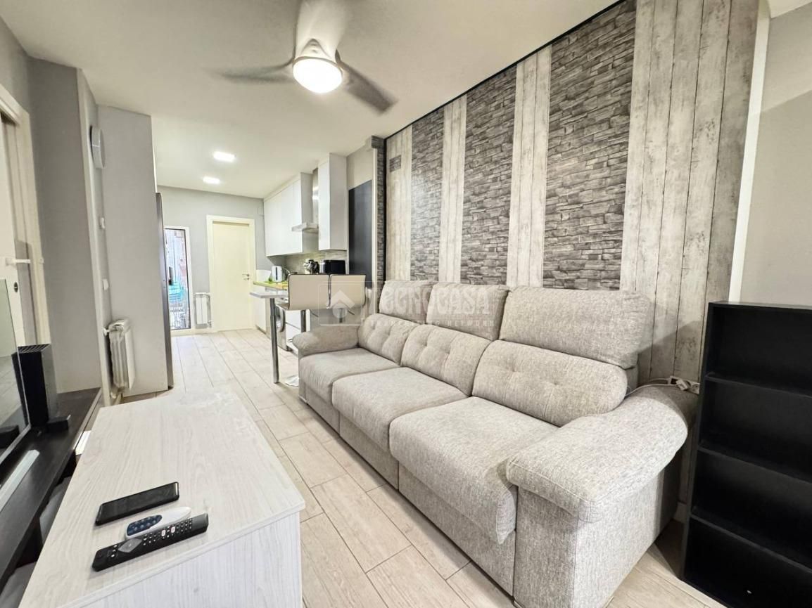 Sala d'estar de Pis en venda en San Sebastián de los Reyes amb Calefacció