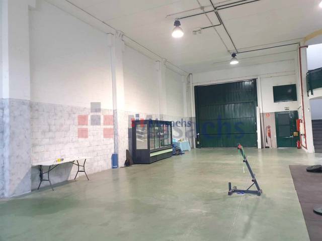 Nave industrial en Venta en Isaac Peral en El Arroyo - La Fuente