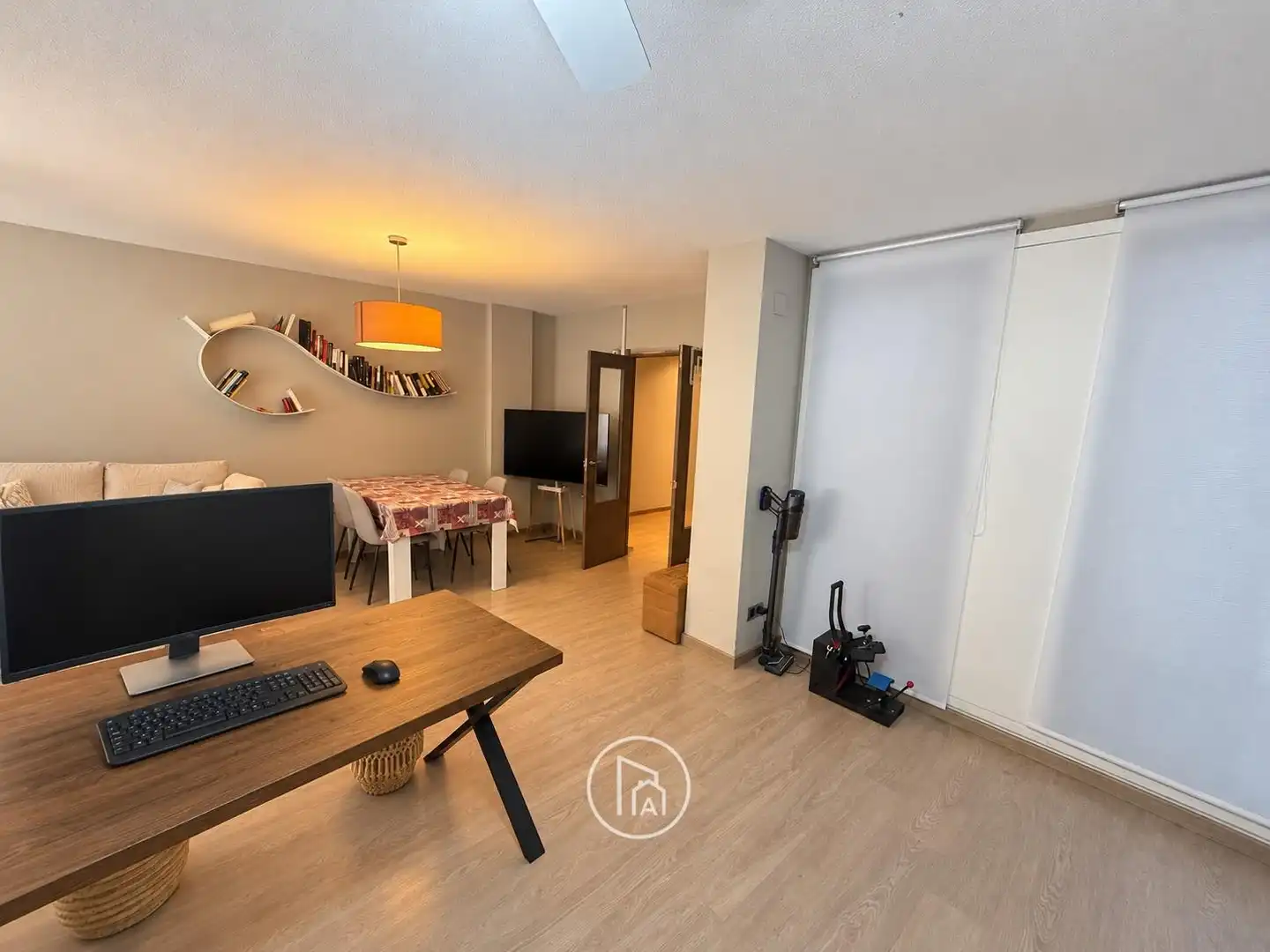 Wohnung zum Verkauf in Valencia mit Klimaanlage, Terrasse und Balkon