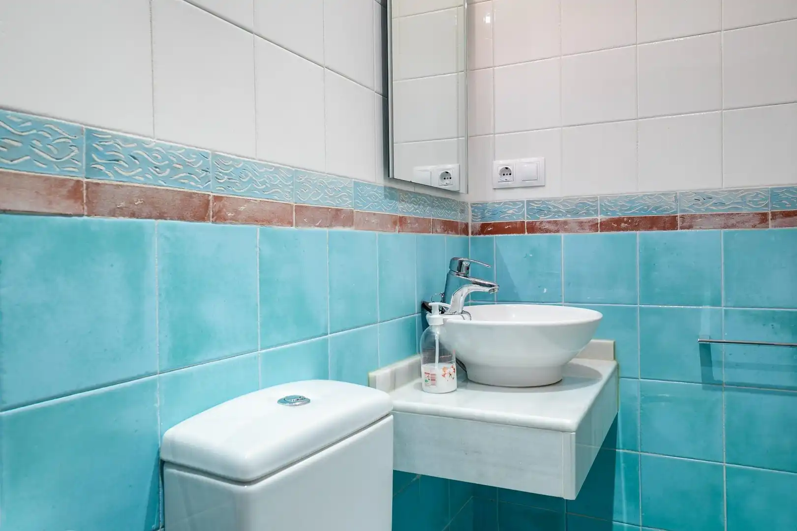 Badezimmer von Wohnung zum Verkauf in Sabiñánigo mit Heizung, Parkett und Terrasse