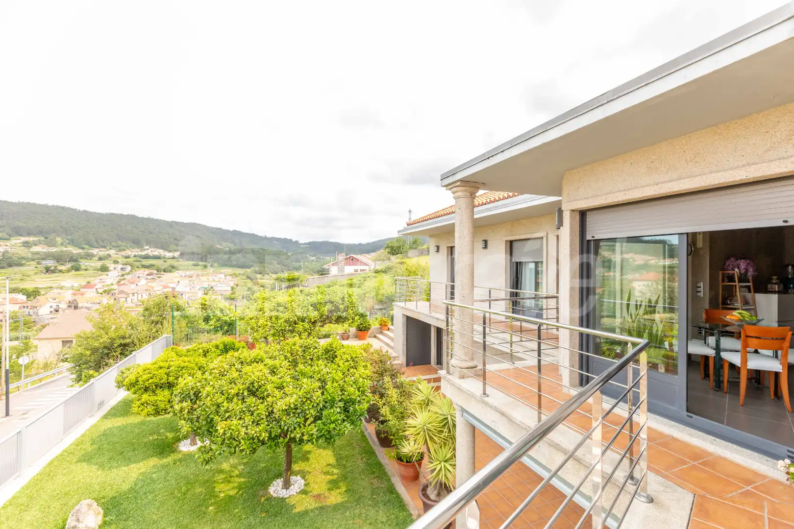Terraza de Casa o chalet en venta en Sanxenxo con Calefacción, Jardín privado y Parquet