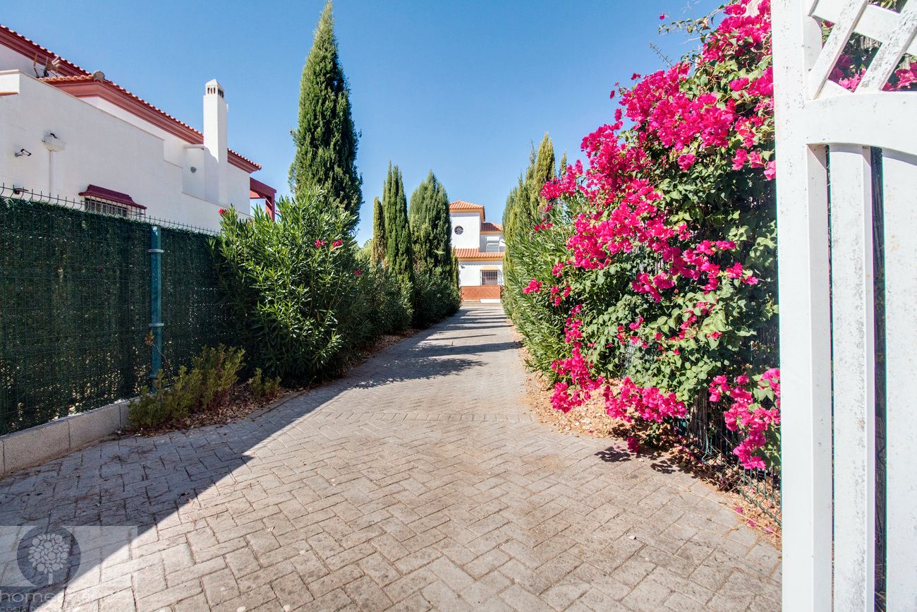 Vista exterior de Casa o xalet en venda en Ayamonte amb Aire condicionat, Jardí privat i Terrassa