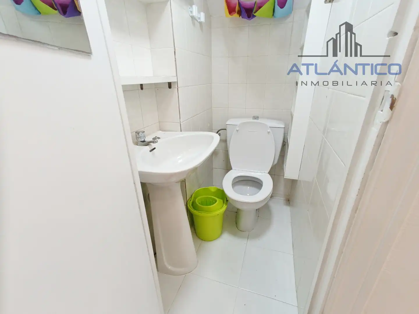 Baño de Local de alquiler en Ciudad Vieja 