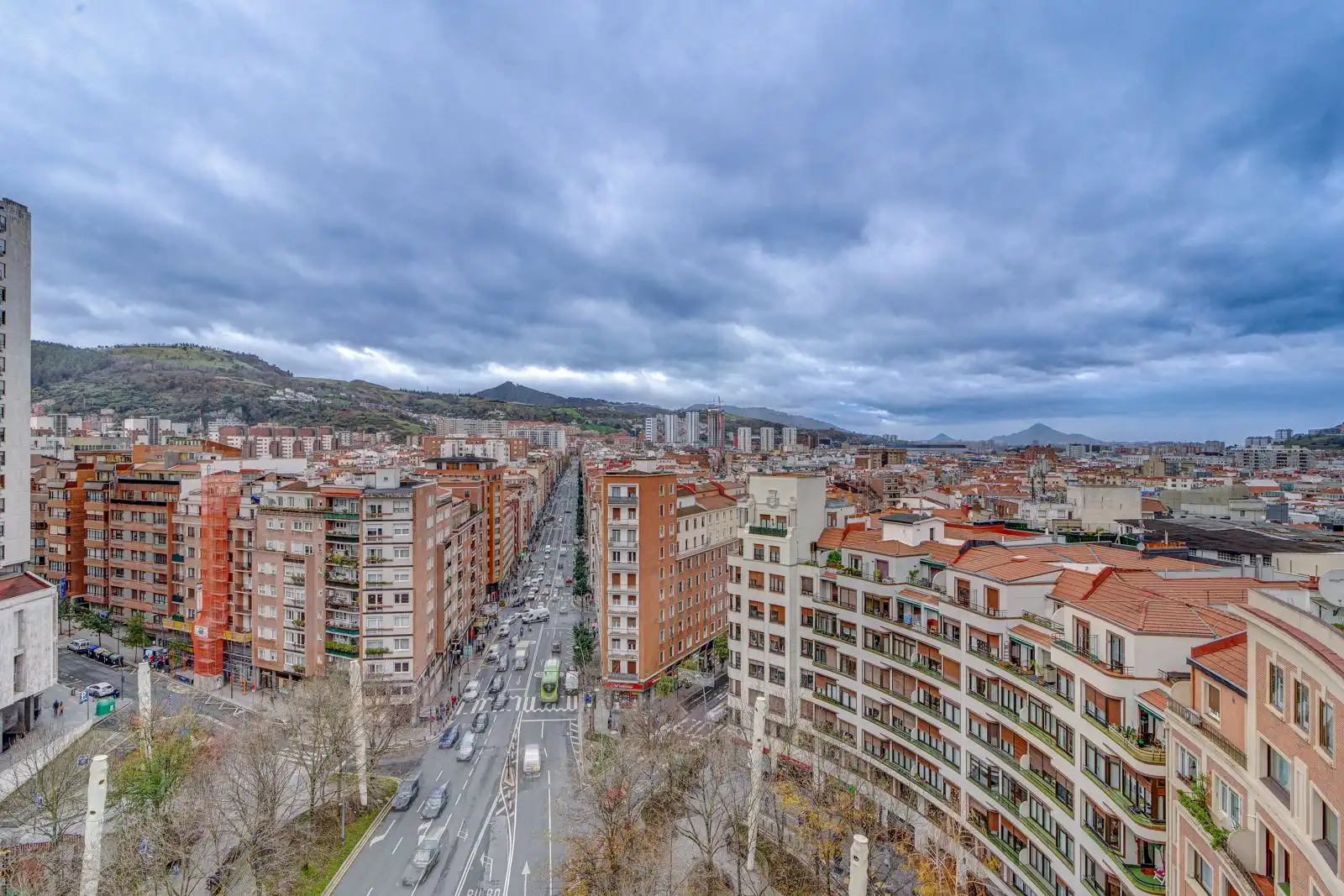 Vista exterior de Local en venda en Bilbao 