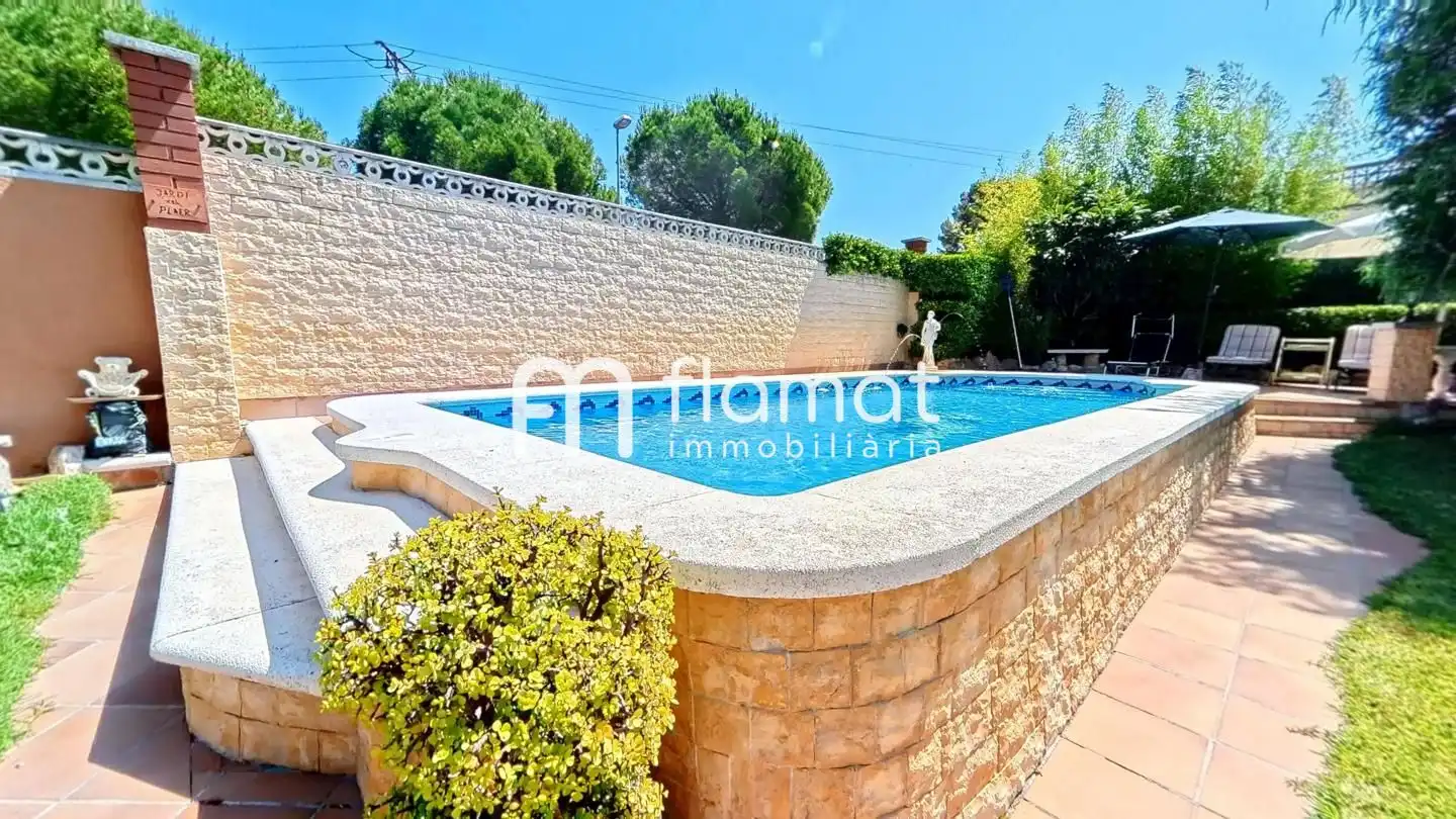 Piscina de Casa o xalet en venda en El Catllar 